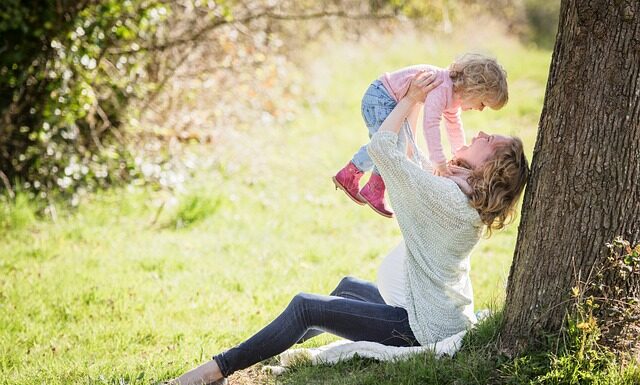 Dlaczego nie można podnosić rąk do góry w ciąży? Dlaczego nie można podnosić rąk do góry w ciąży?