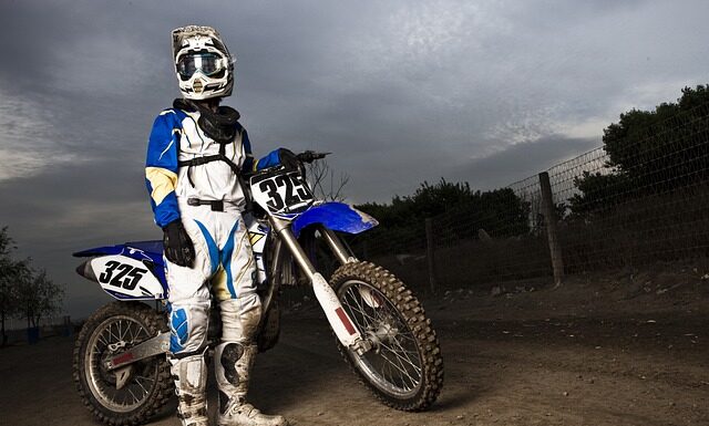 Czy 14 latek może jeździć crossem? Czy 14 latek może jeździć crossem?