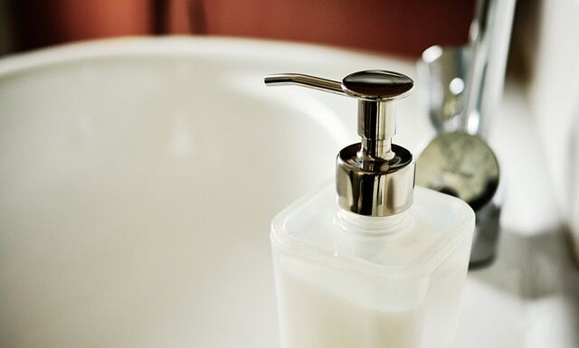 Czym różni się mydło w płynie od mydła w kostce?